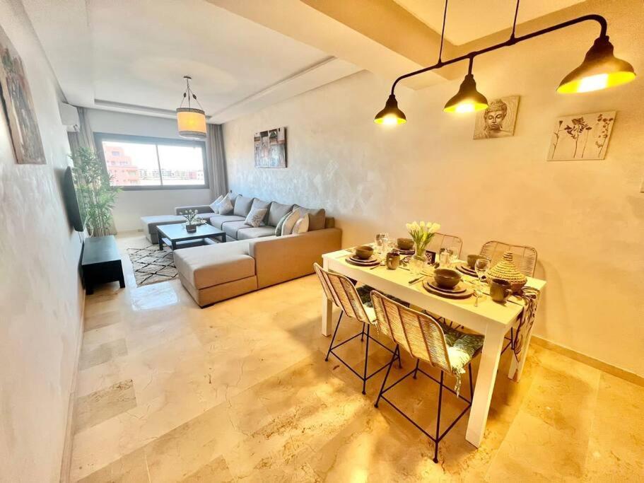 Cozy&elegant Apartment/pool/city Center/gueliz Apartment